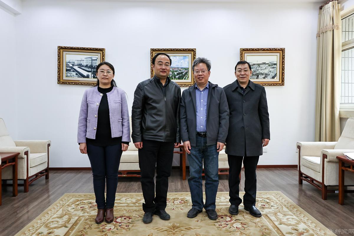 3+合影.png